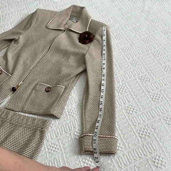 ST. JOHN Elegant Cream Women's Jacket & Skirt Set - Picture 10 of 16